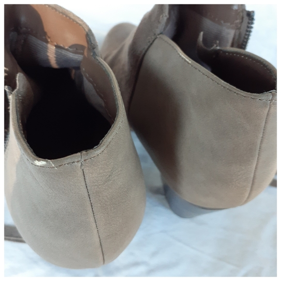 🔥2/$15🔥👢Women's Y. not gray ankle boot - Picture 7 of 10